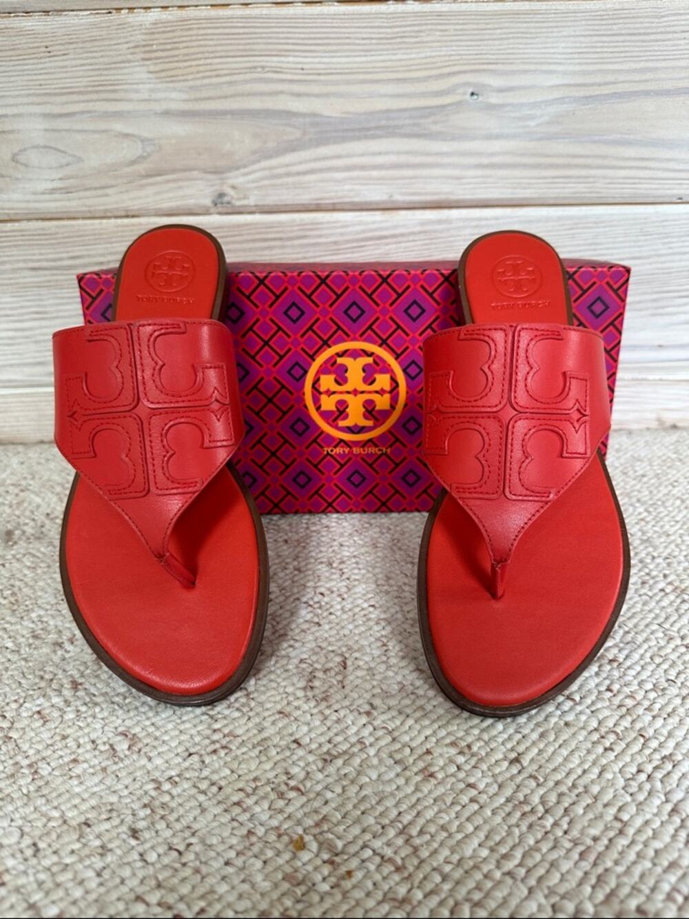 NEW IN BOX Tory Burch Jamie Full Logo Thong Sandal Size 6.5